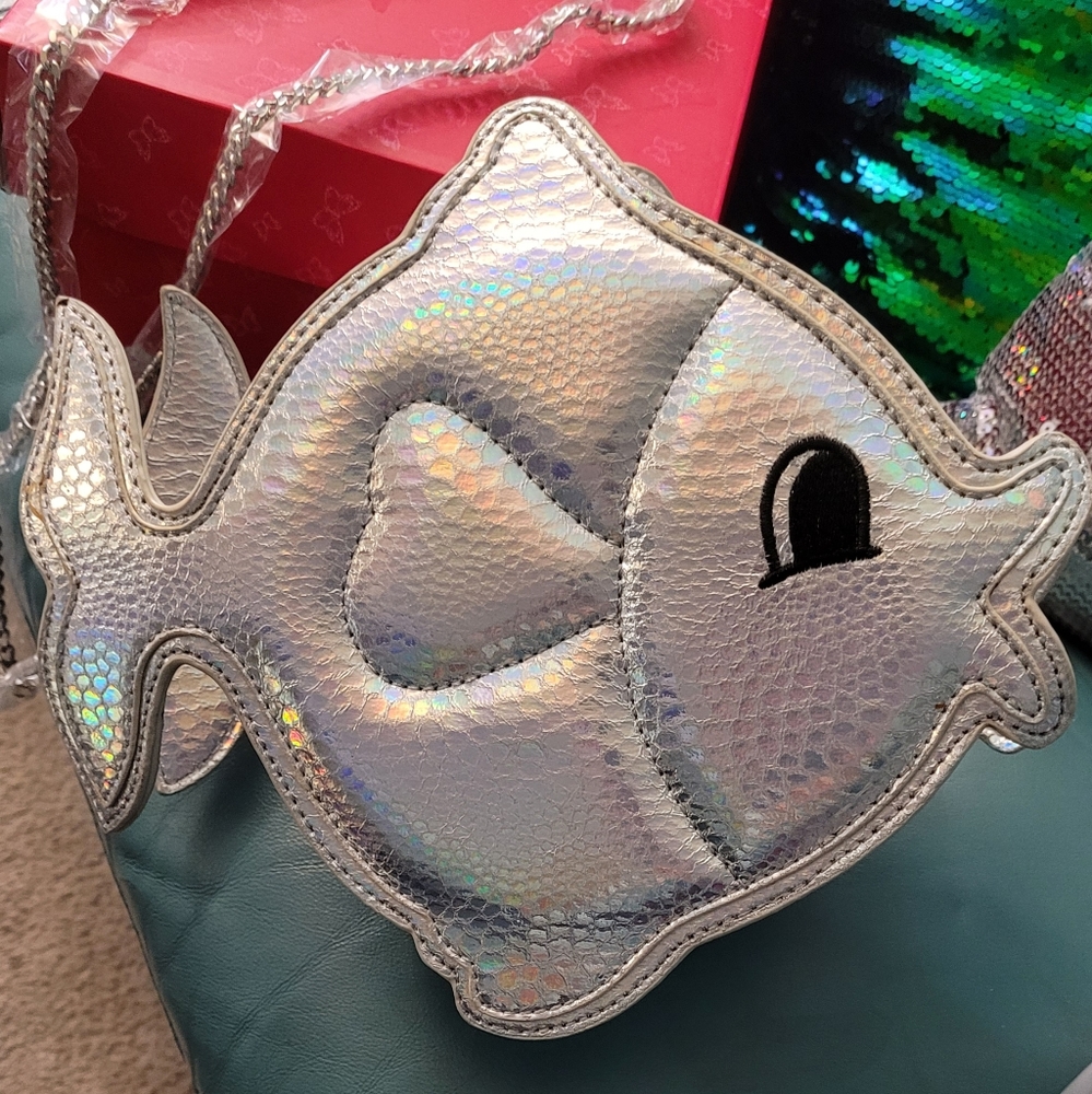 Iridescent silver hologram novelty fish evening bag with chain by Nila Anthony